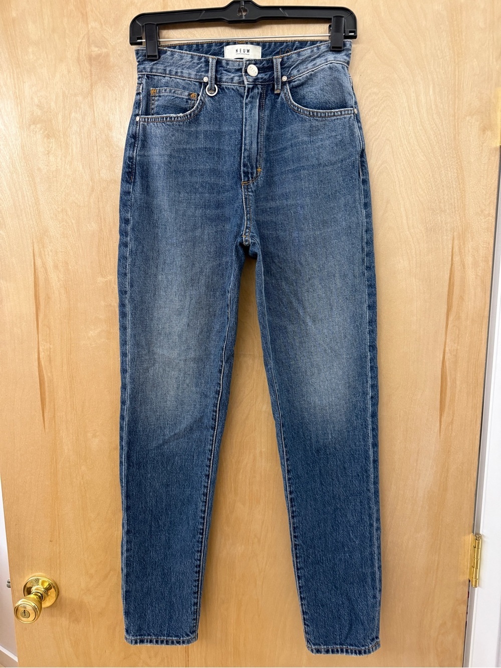 Neuw Lola Mom Super High-Rise Jeans - Zero Wash - Picture 7 of 16